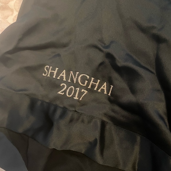Limited Edition Victoria’s Secret Shanghai Robe - Picture 2 of 5
